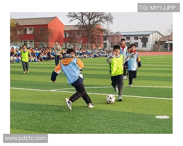北京中小学足球联赛盛况空前学生们在绿茵场上展现青春风采与团队精神