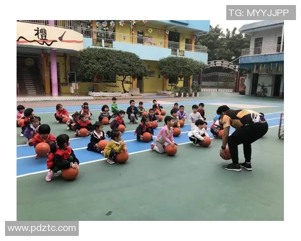 幼儿园篮球活动启蒙:培养孩子运动兴趣与团队合作精神 幼儿园篮球活动启蒙:培养孩子运动兴趣与团队合作精神